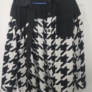 Stylish Black and White Houndstooth Women's Shacket